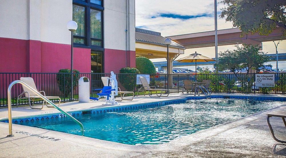 Comfort Inn Dallas North Love Field Airport Buitenkant foto