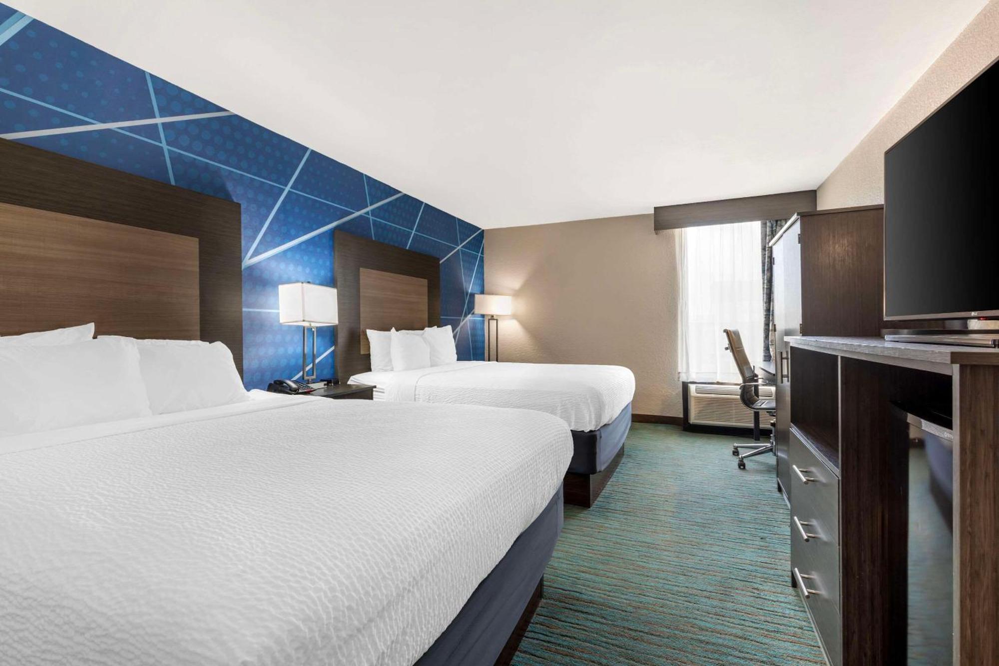 Comfort Inn Dallas North Love Field Airport Buitenkant foto